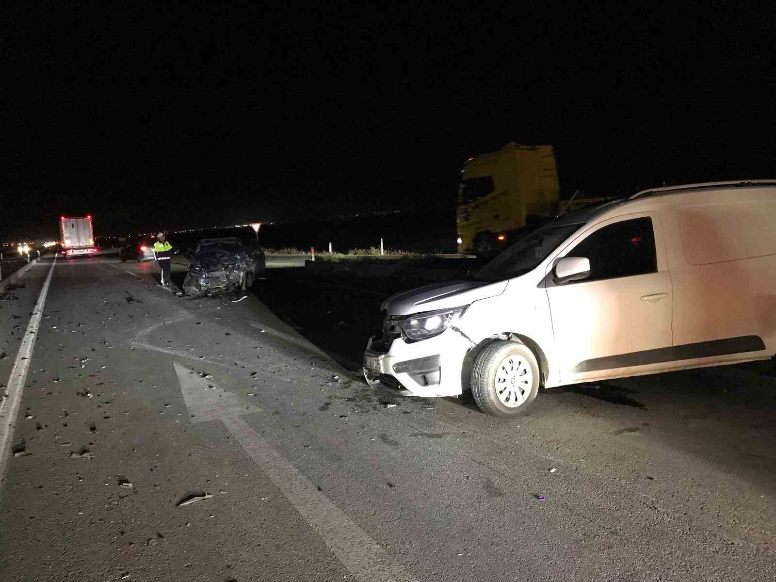 Konya&rsquo;da &uuml;&ccedil; ara&ccedil;lı trafik kazası: 6 yaralı
