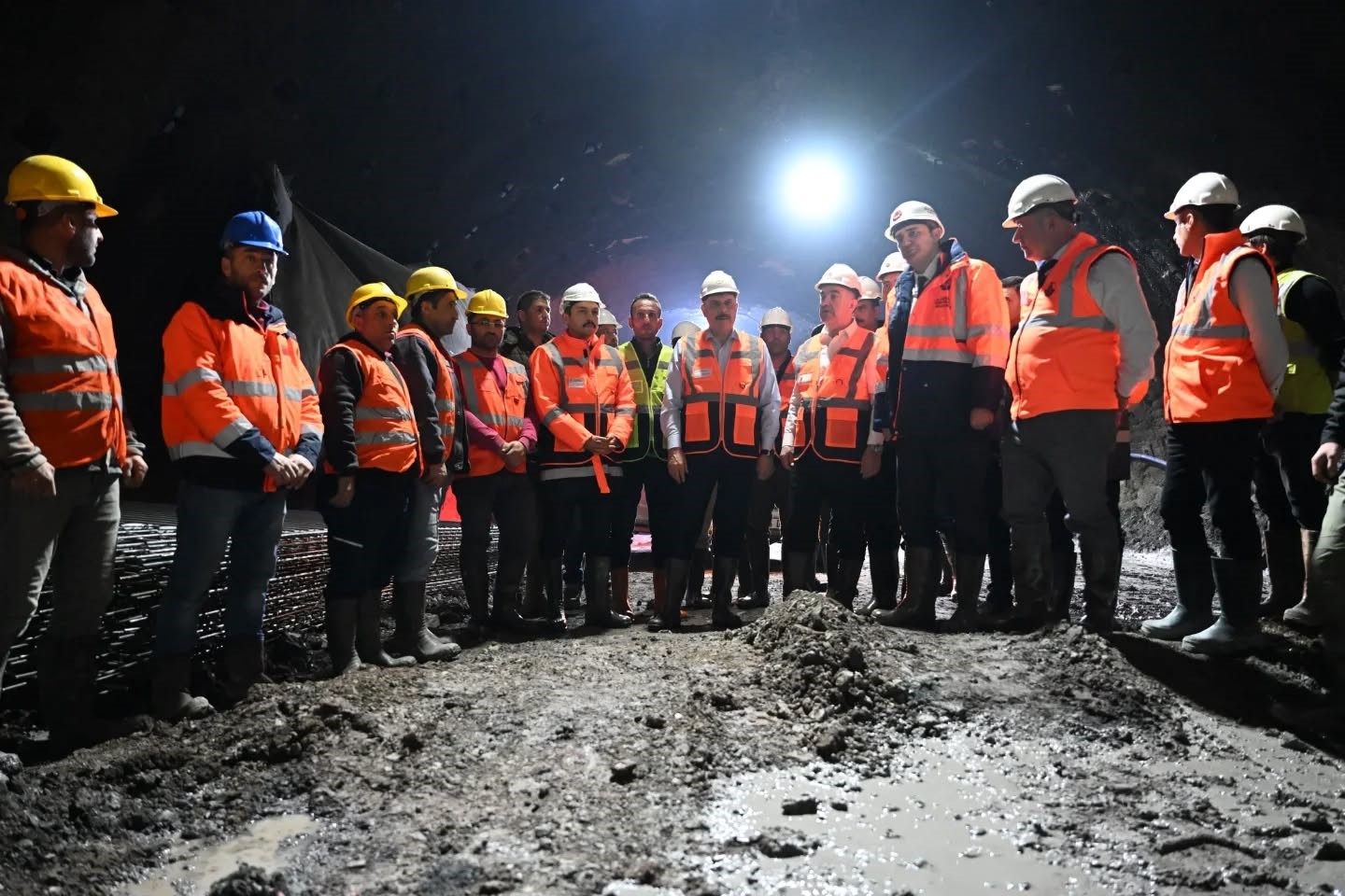 Kop Dağı T&uuml;nelinde, 2027 yılında ışık g&ouml;r&uuml;lmesi hedefleniyor
