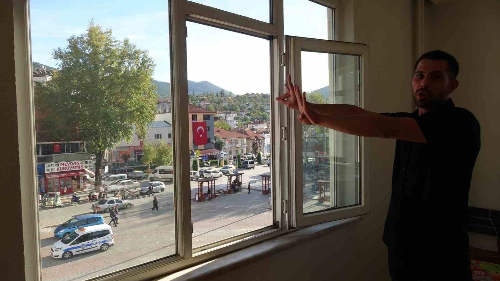 Belediye başkan yardımcısı ve meclis üyesinin vatandaşı darp ettiği iddiası