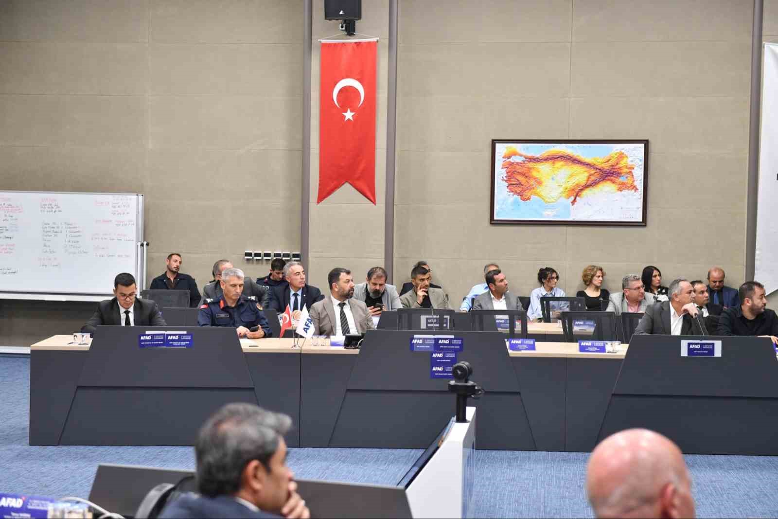 Denizli&rsquo;de afet risklerini azaltmaya y&ouml;nelik atılacak adımlar masaya yatırıldı
