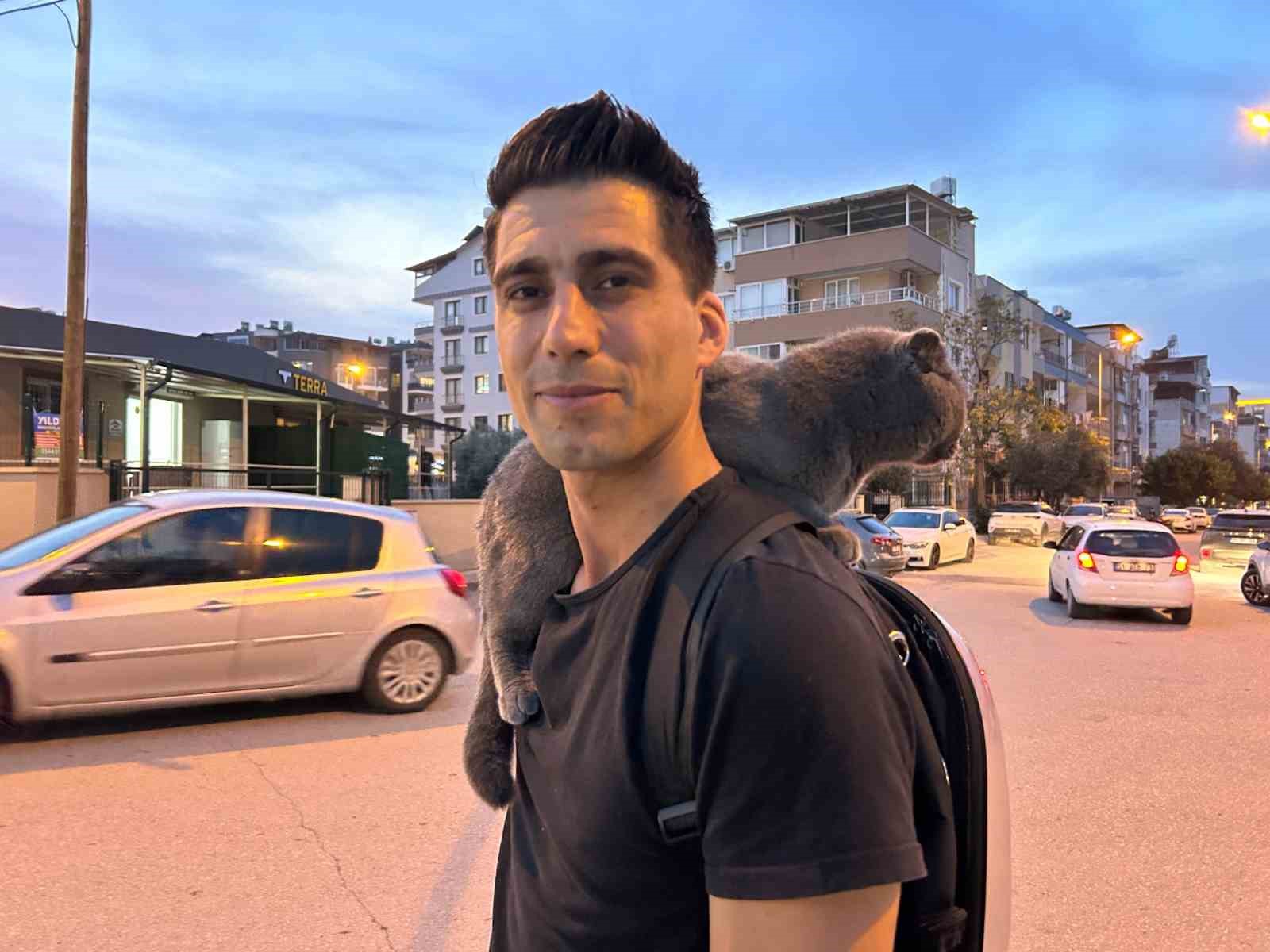 &lsquo;Nasıl ka&ccedil;mıyor&rsquo; diyenler olsa da &lsquo;Duman&rsquo; sahibinin omzunda kenti turluyor
