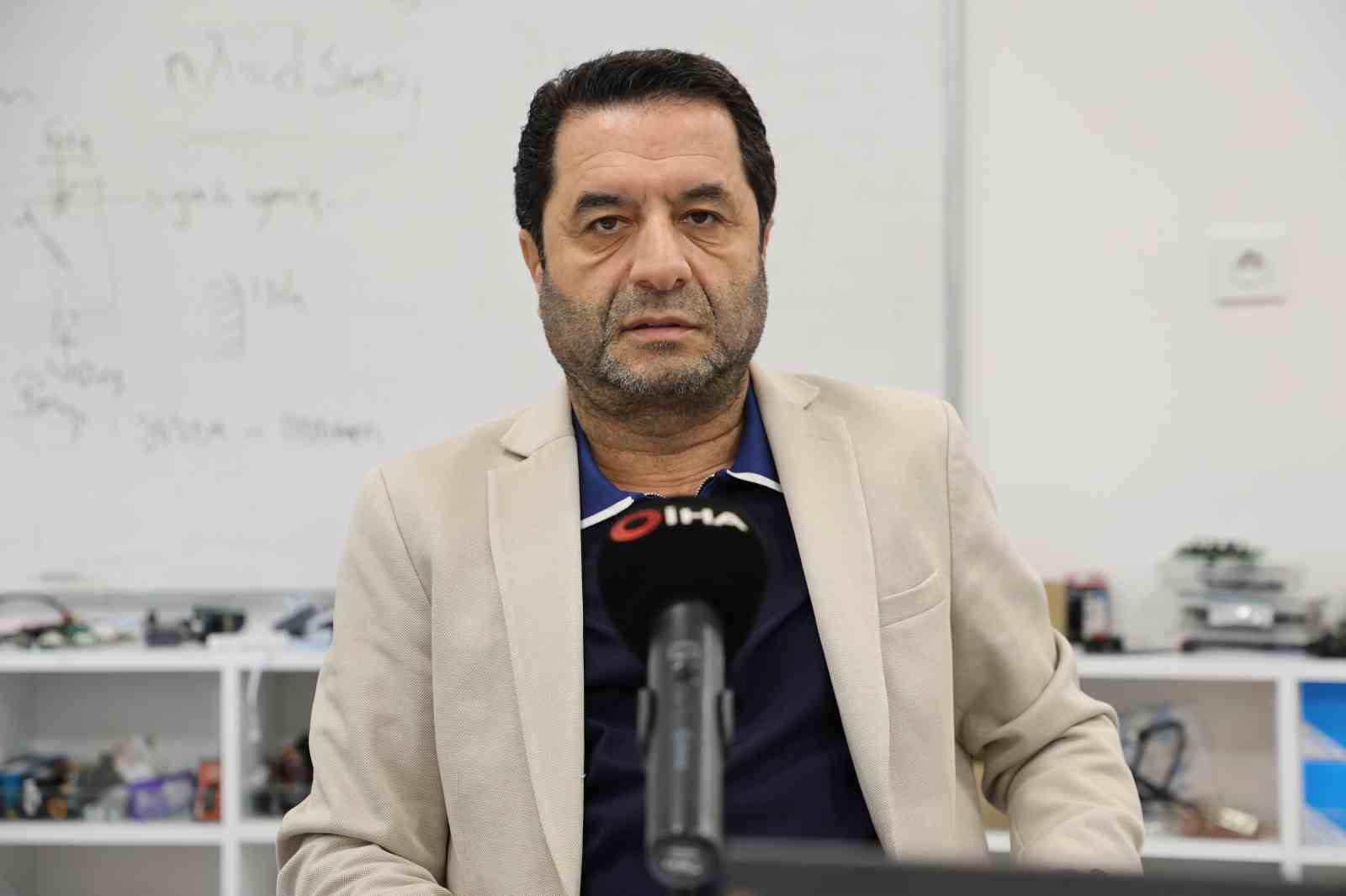 Prof. Dr. Fahrettin Yakupanoğlu;