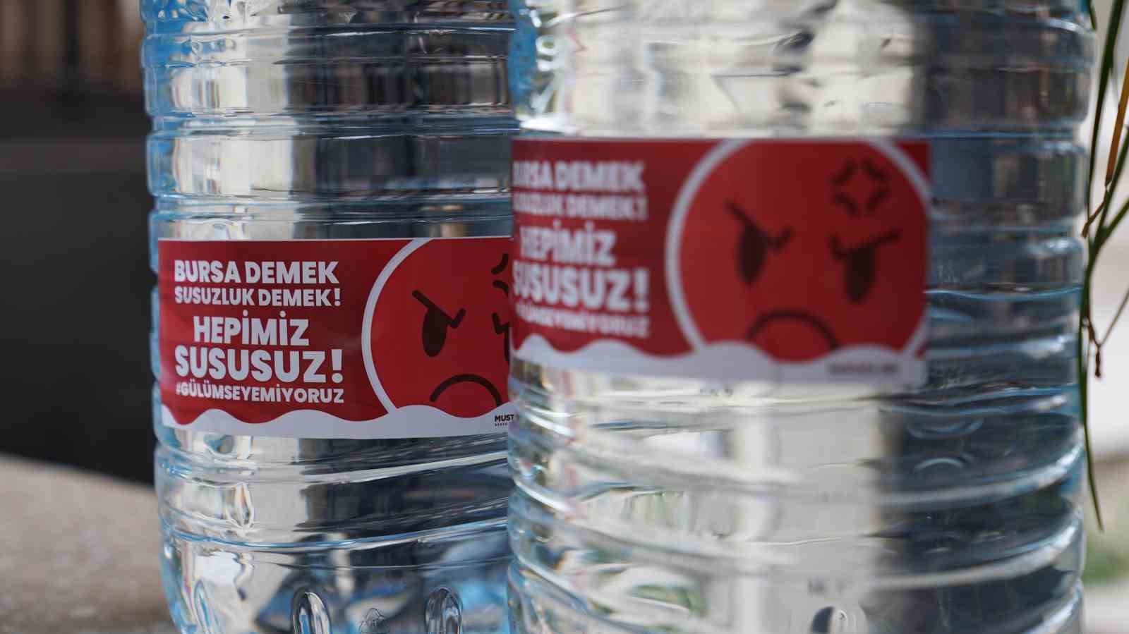 Gürsu’da Başkan Işık Evliya Çelebi oldu su dağıttı
