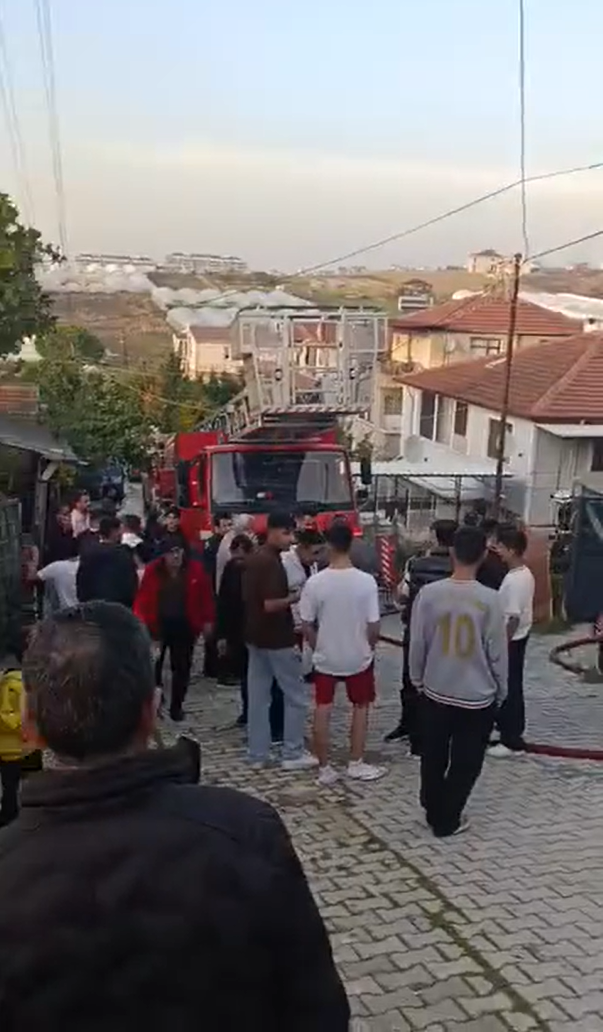 Yalova’da 2 katlı evde yangın