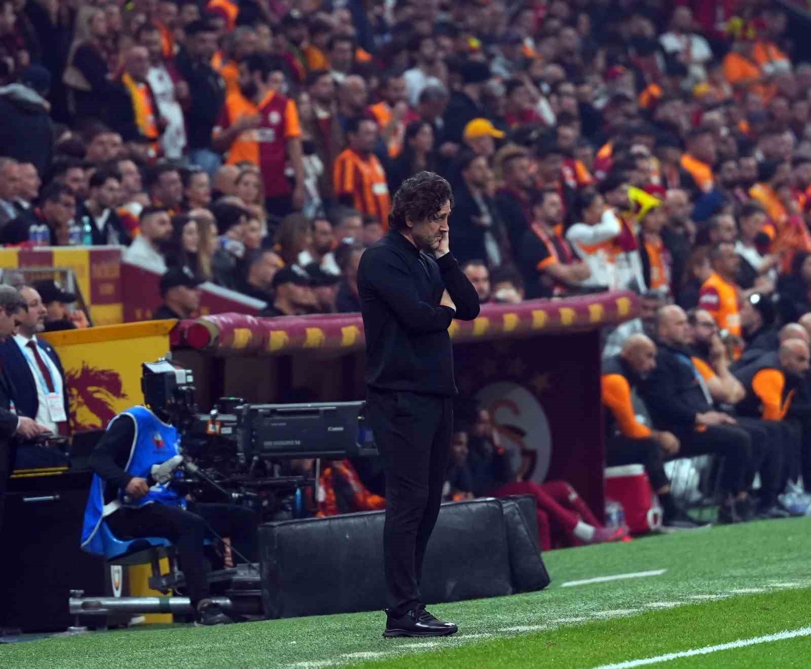 Trendyol Süper Lig: Galatasaray: 0 - Trabzonspor: 0 (Maç devam ediyor)
