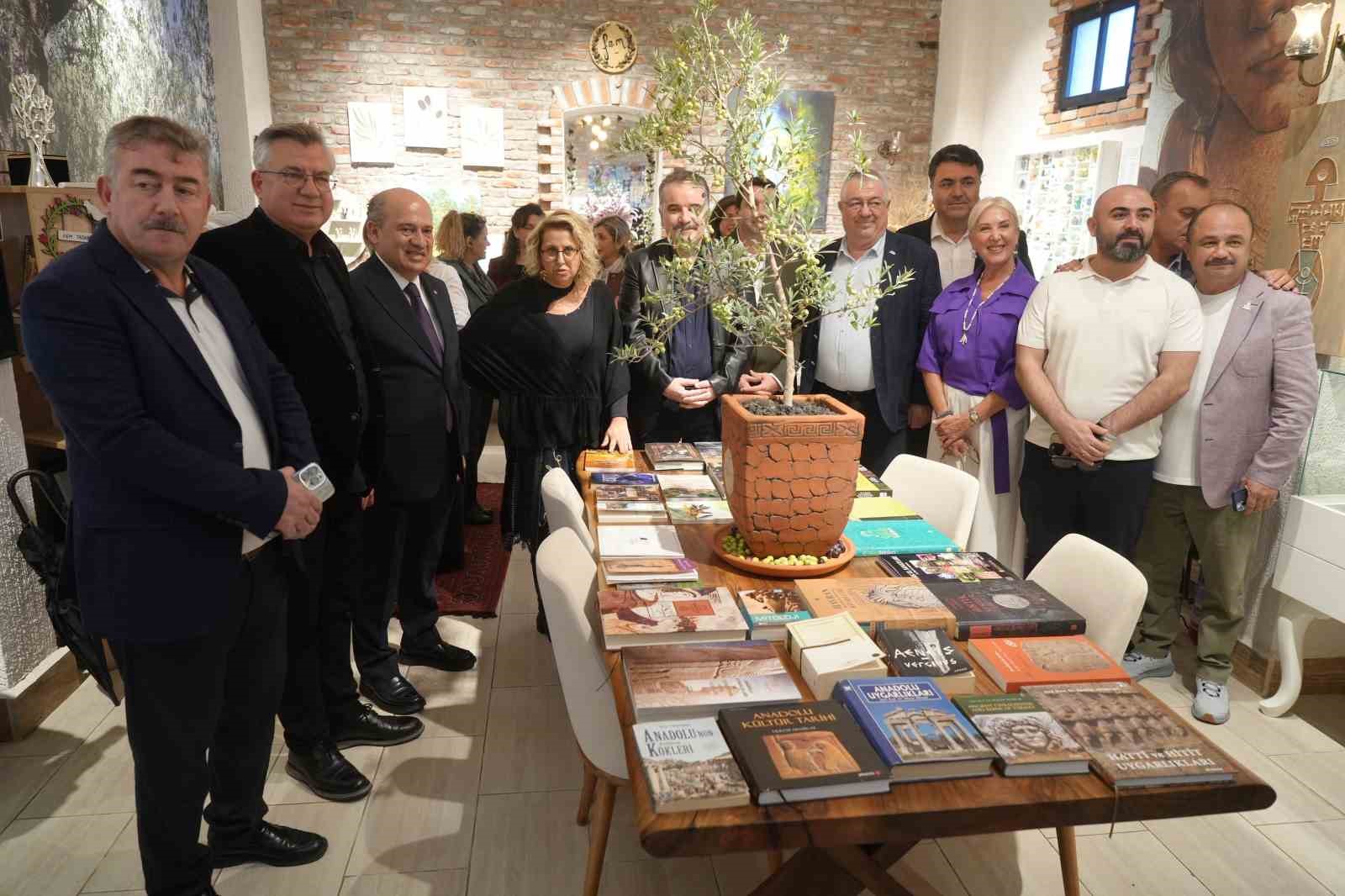 Zeytini, tasarımlarıyla m&uuml;cevhere d&ouml;n&uuml;şt&uuml;rd&uuml;
