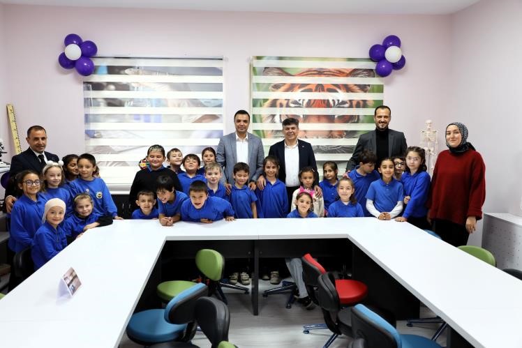 S&ouml;ğ&uuml;t&rsquo;te &ouml;ğrenciler i&ccedil;in fen ve matematik sınıfı a&ccedil;ıldı
