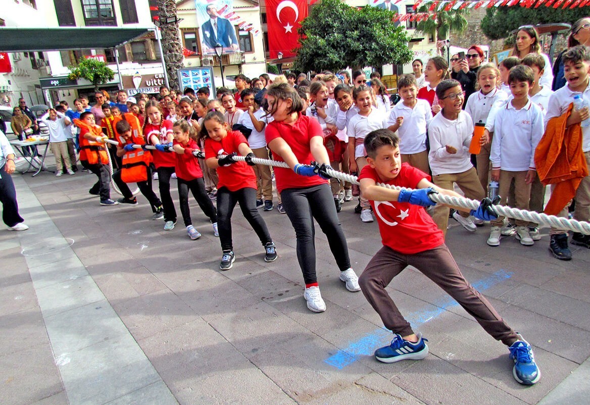 Çeşme’de Kültür Yolu Festivali coşkusu devam ediyor
