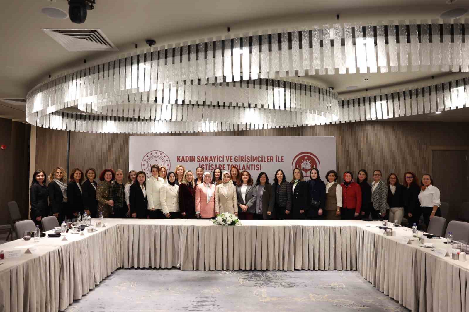 Bakan G&ouml;ktaş: "Cam tavanları kırmak kolay değil ama azimle, sabırla ve kararlılıkla her engel aşılır"
