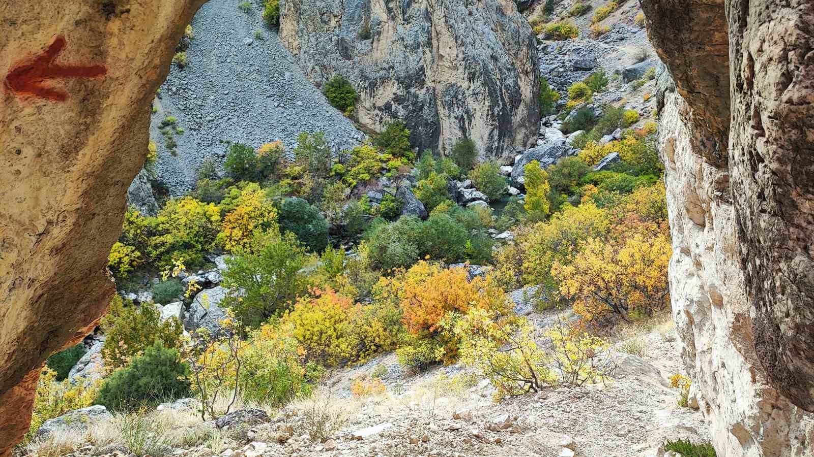 Yozgat’ın gizli cenneti Kazankaya Kanyonu’nda sonbaharın güzelliği yaşanıyor