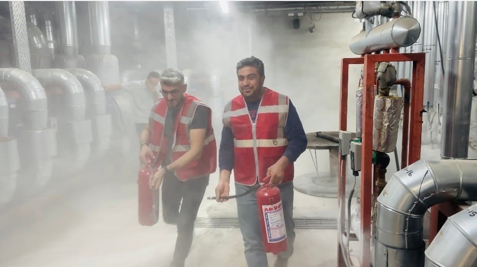 Şanlıurfa&rsquo;da ger&ccedil;eği aratmayan yangın tatbikatı
