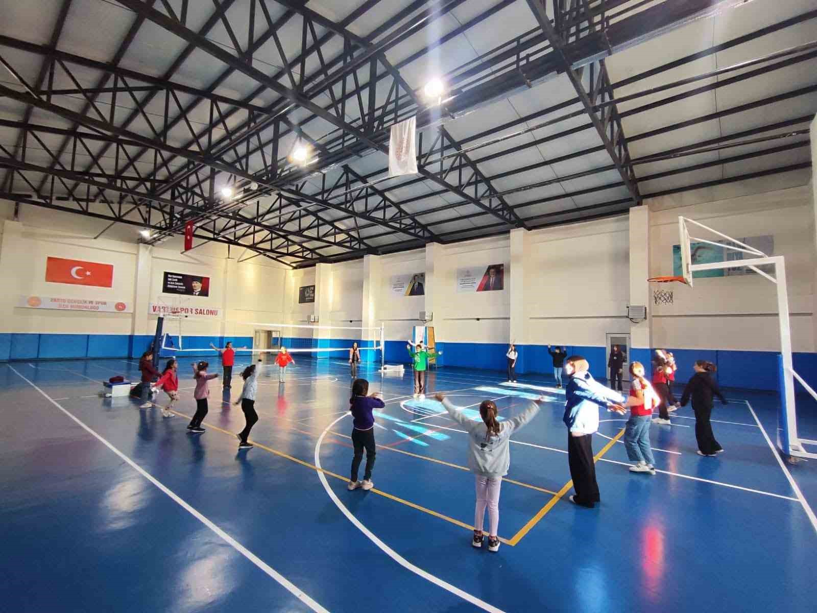 Varto’da voleybol kursuna yoğun ilgi