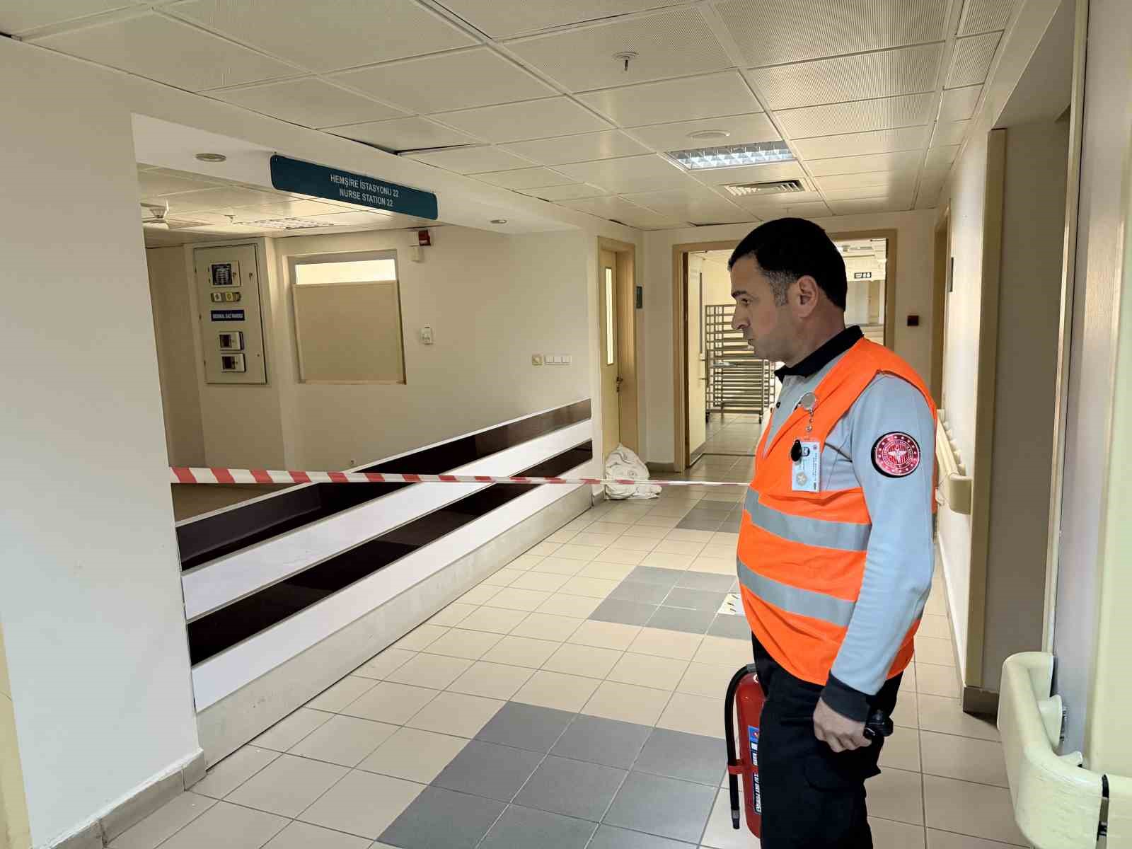 Kadın doğum hastanesinde yangın tatbikatı ger&ccedil;eğini aratmadı
