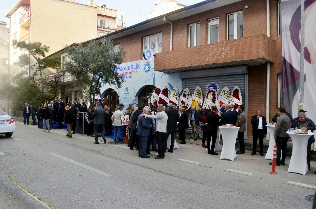Mudanya Zeytin Kooperatifi satış mağazasını a&ccedil;tı

