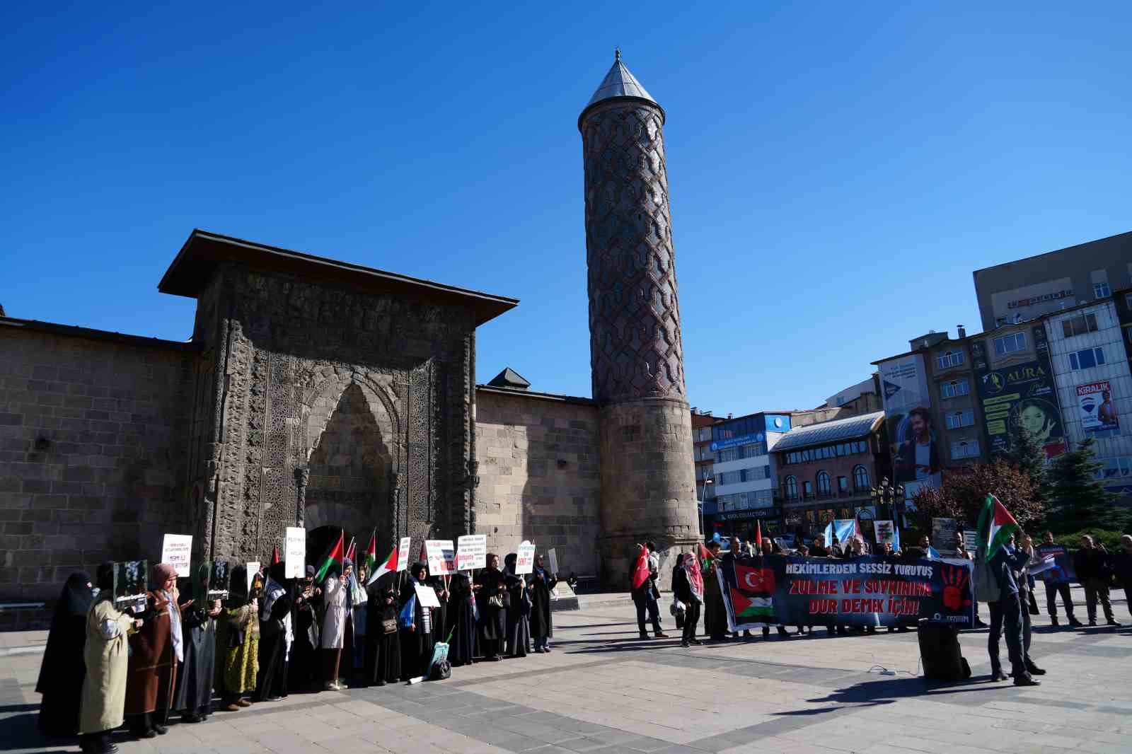 Erzurum&rsquo;da sağlık&ccedil;ıların 103 haftalık y&uuml;r&uuml;y&uuml;ş&uuml; s&uuml;r&uuml;yor
