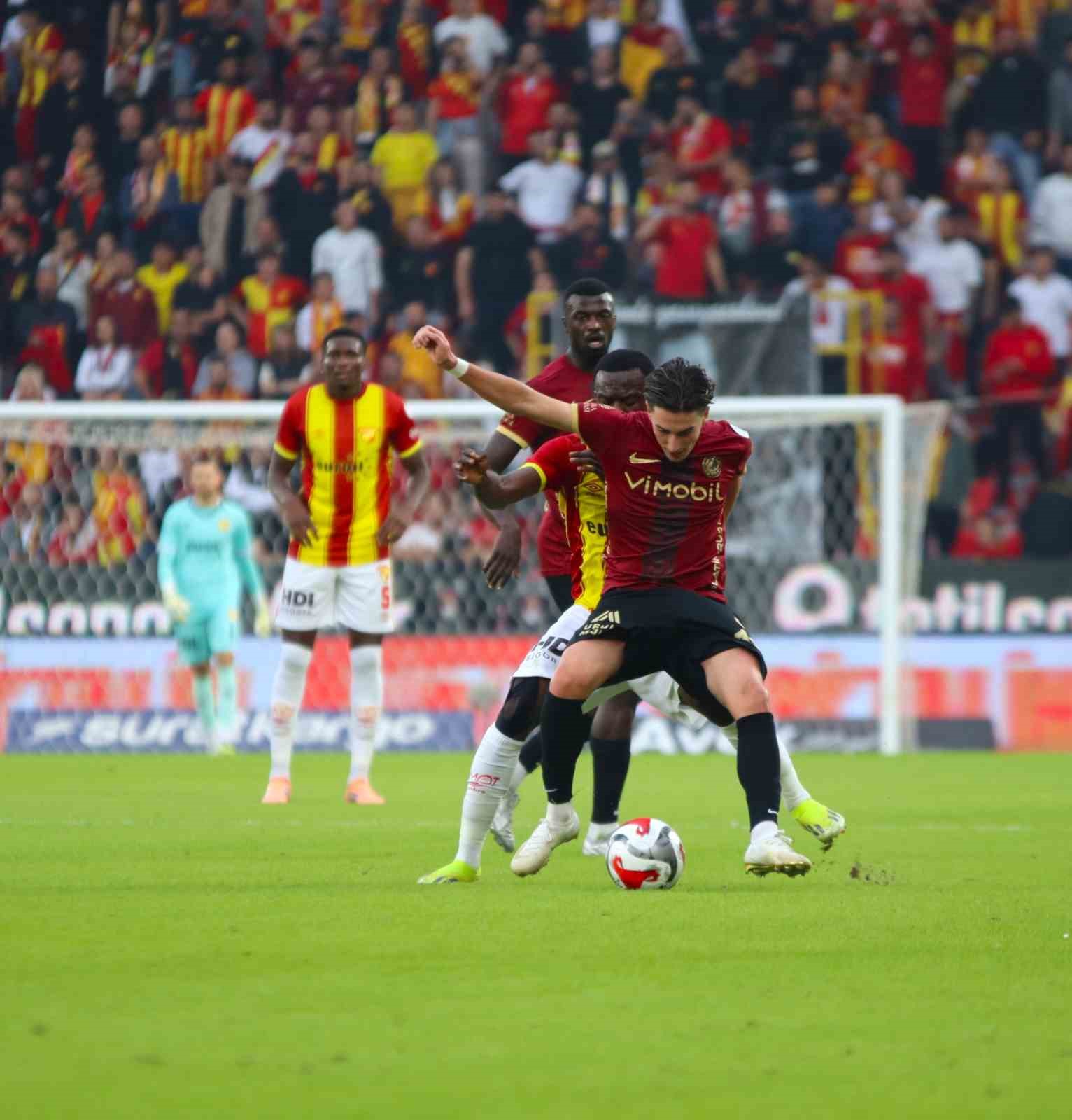 Trendyol S&uuml;per Lig: G&ouml;ztepe: 1 - Gen&ccedil;lerbirliği: 0 (İlk yarı)
