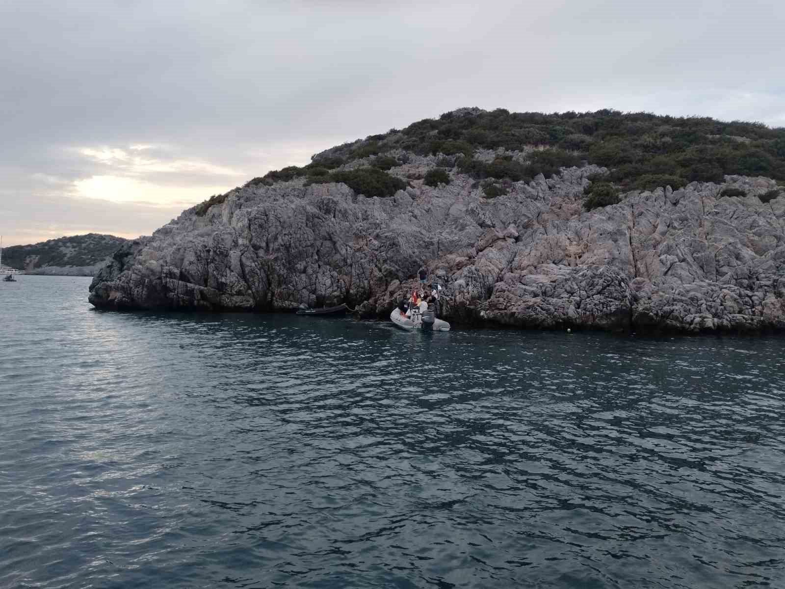 Bodrum’da bot kayalıklara çarptı: 4 yaralı