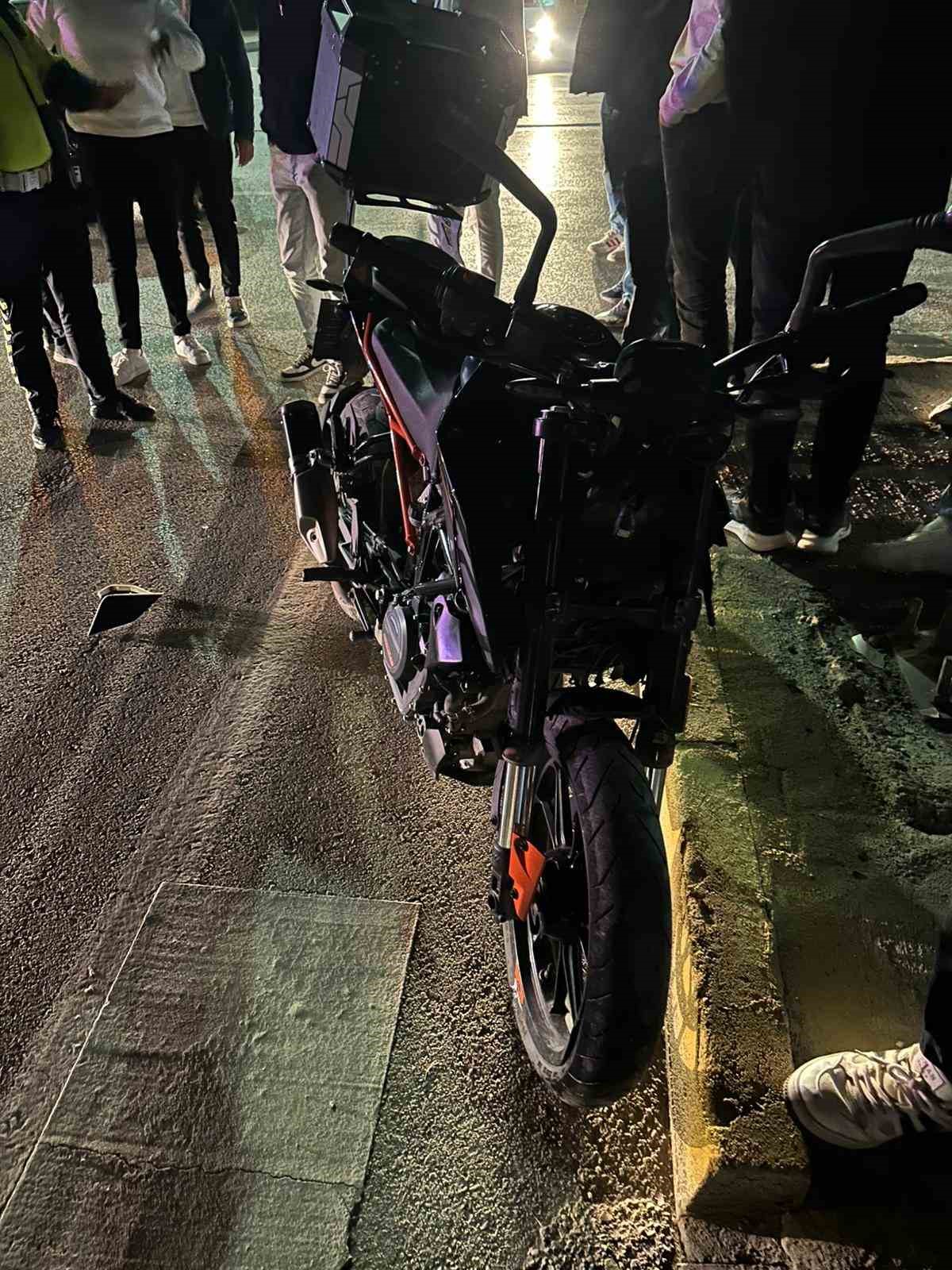 Motosiklet ile otomobil çarpıştı: 1 yaralı
