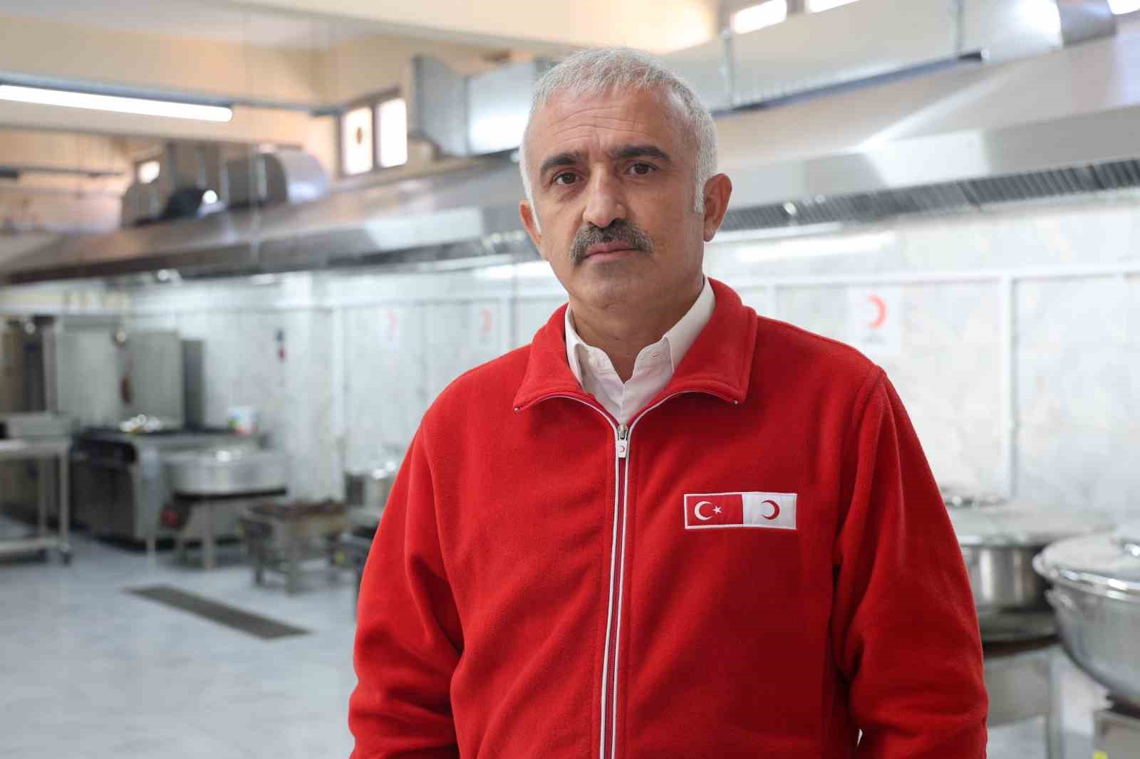 T&uuml;rk Kızılay Elazığ Şubesi&rsquo;nden 200 ihtiya&ccedil; sahibine sıcak yemek
