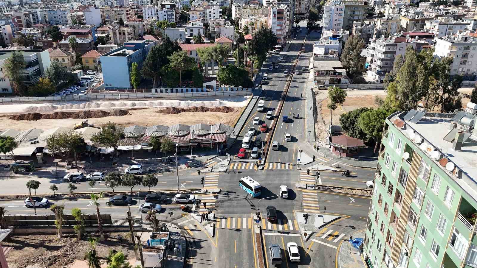 Tarsus’ta kavşak düzenlemesi ile trafik nefes aldı