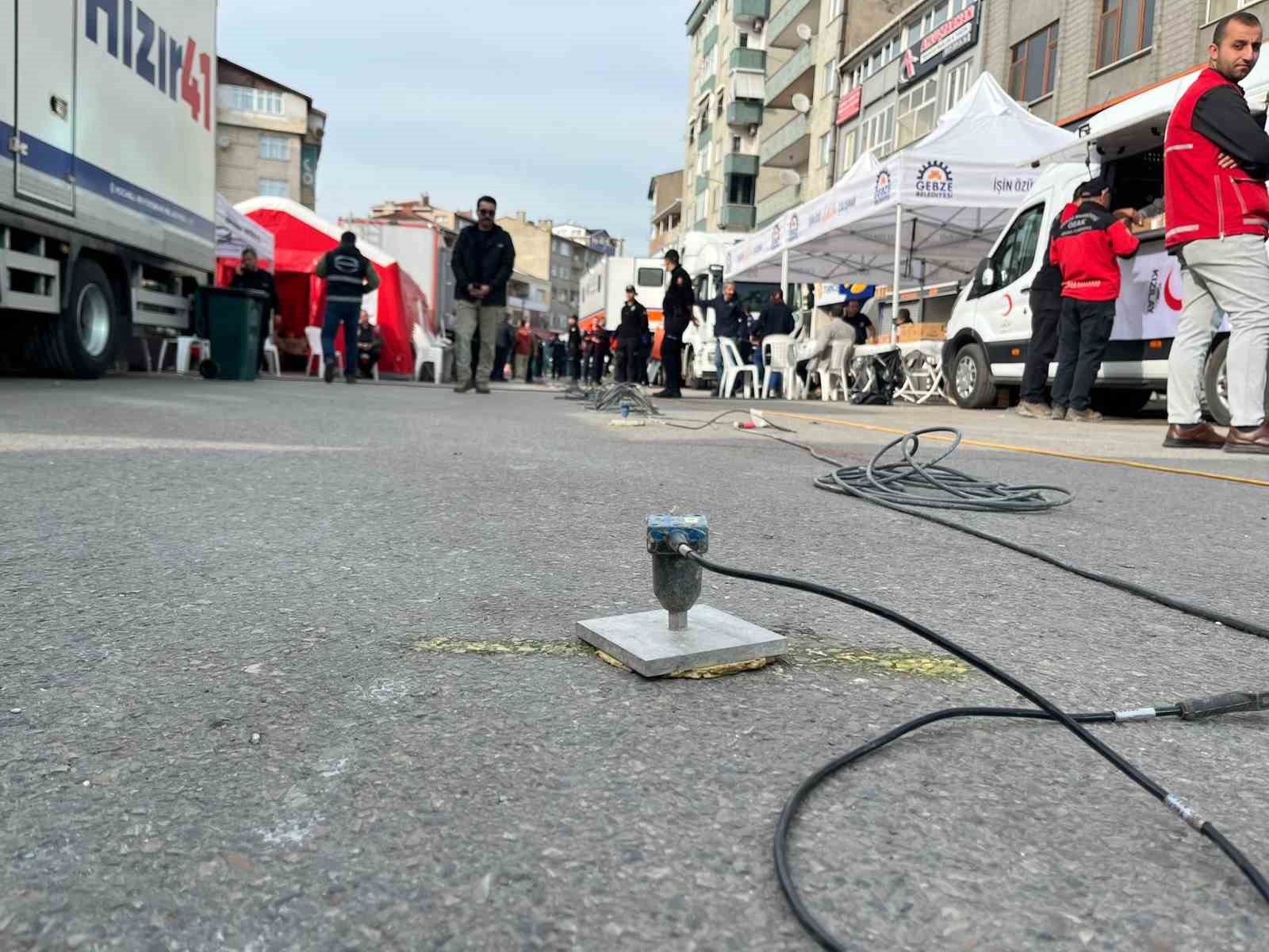 Uzman ekipler, Gebze&rsquo;de "sismik yansıma" ile yerin metrelerce altını inceliyor
