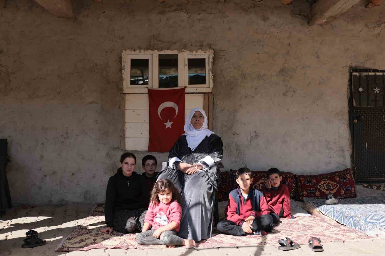 Hizan’ın 300 yıllık taş evleri belgesel fotoğraf projesiyle gün yüzüne çıkıyor
