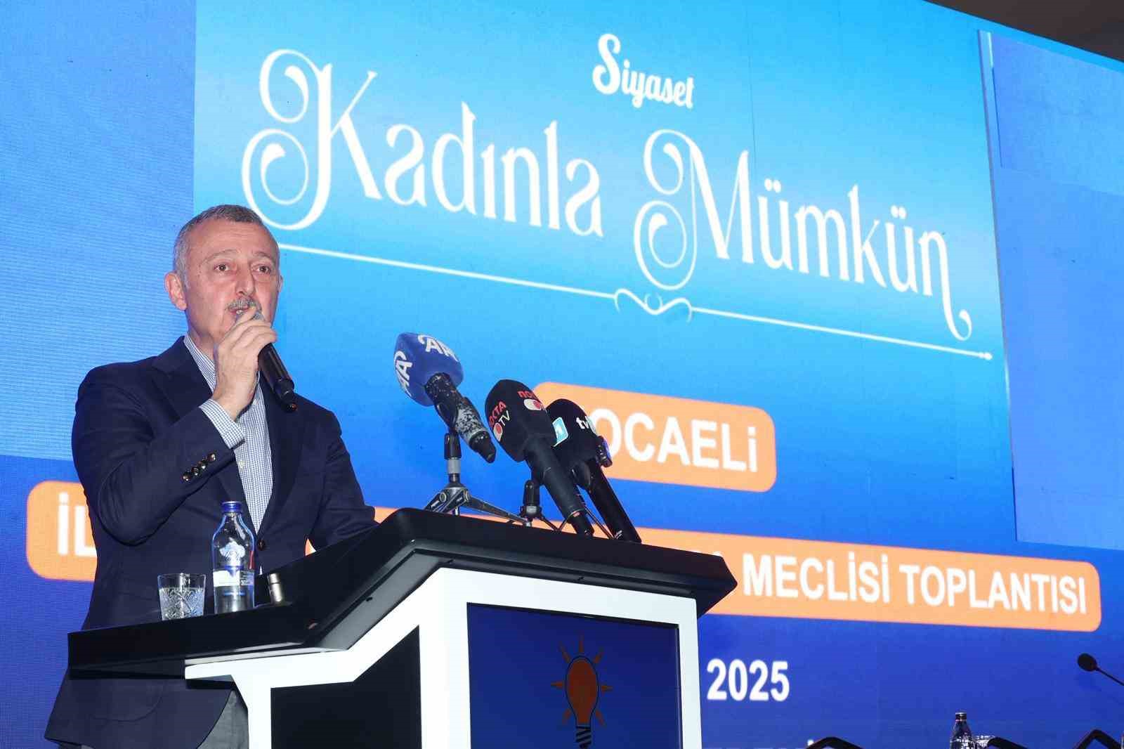 B&uuml;y&uuml;kakın&rsquo;dan &Ouml;zel&rsquo;e: "Sen m&uuml;fterisin, &ouml;nce bu yaftadan kurtul, ondan sonra konuş"
