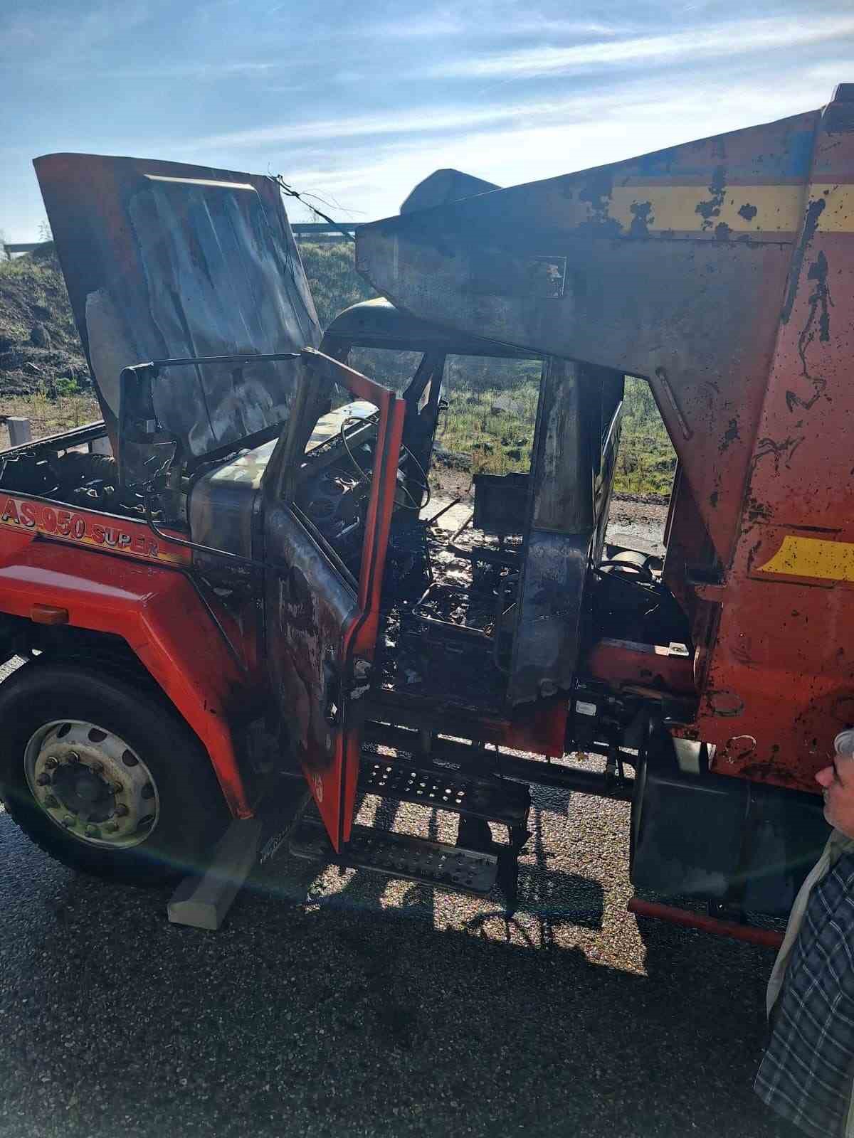 Aynı noktada yarım saat arayla iki kamyon yandı
