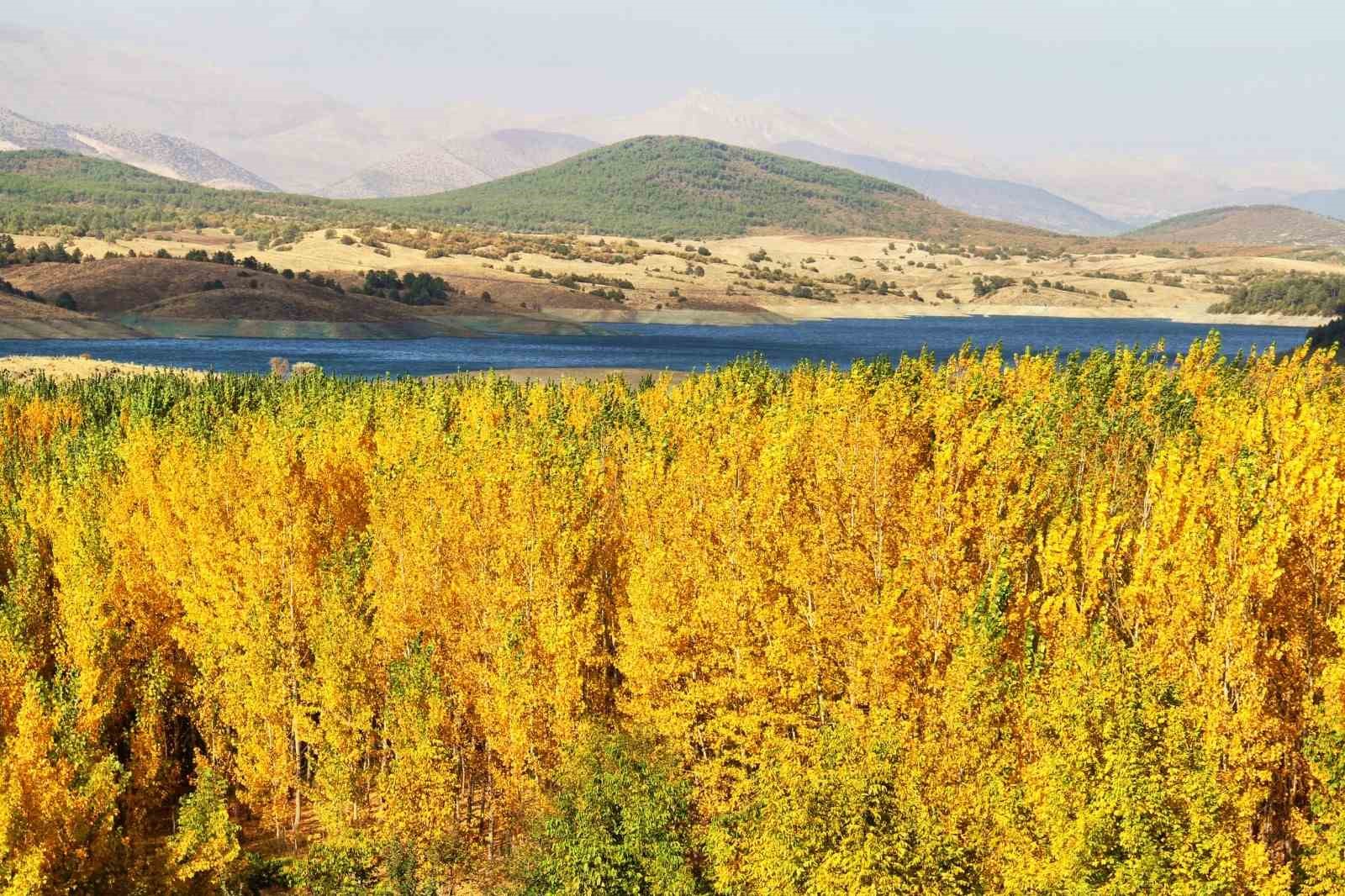 Adatepe Barajı etrafında kartpostallık g&ouml;r&uuml;nt&uuml;ler oluştu
