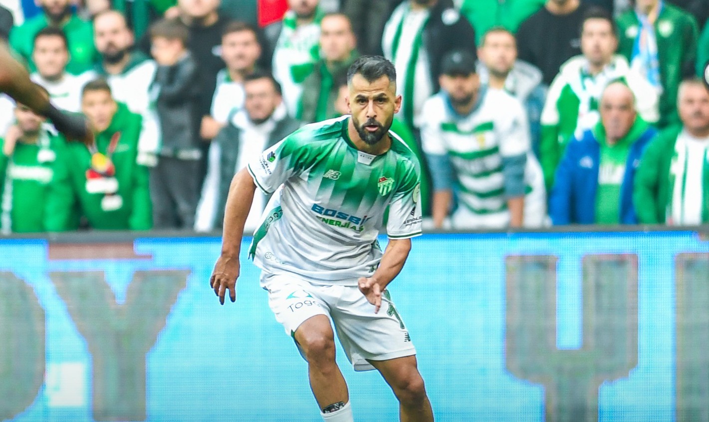 Bursaspor nefes kesen ma&ccedil;ta 2-1 galibiyetle ayrıldı
