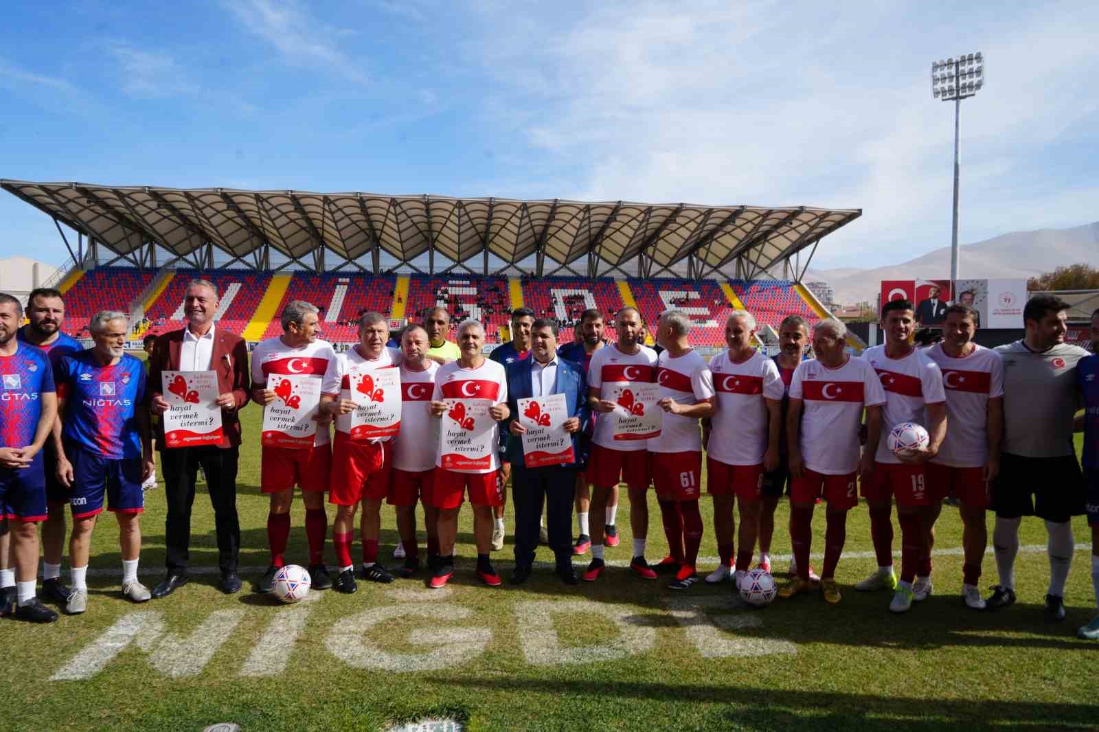 Futbolun efsane isimleri Niğde’de buluştu