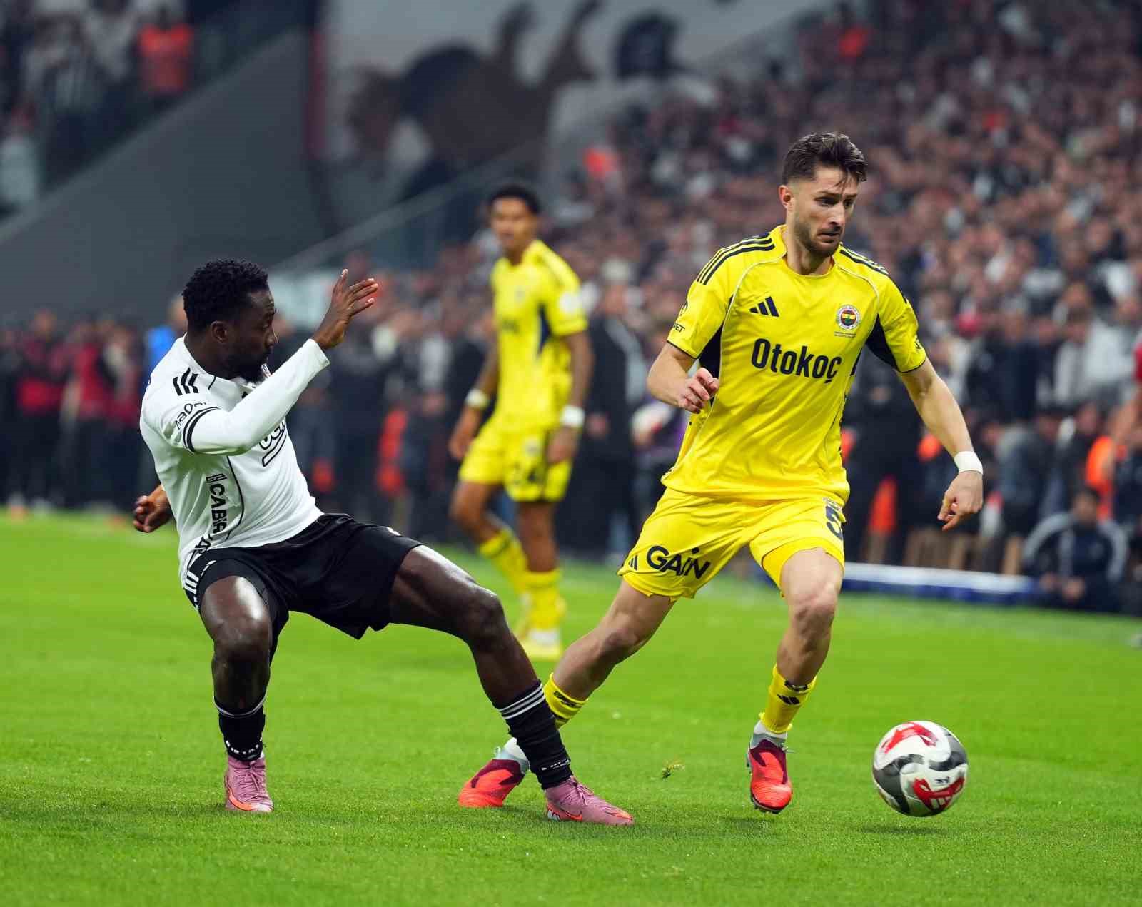 Trendyol Süper Lig: Beşiktaş: 1 - Fenerbahçe: 0 (Maç devam ediyor)