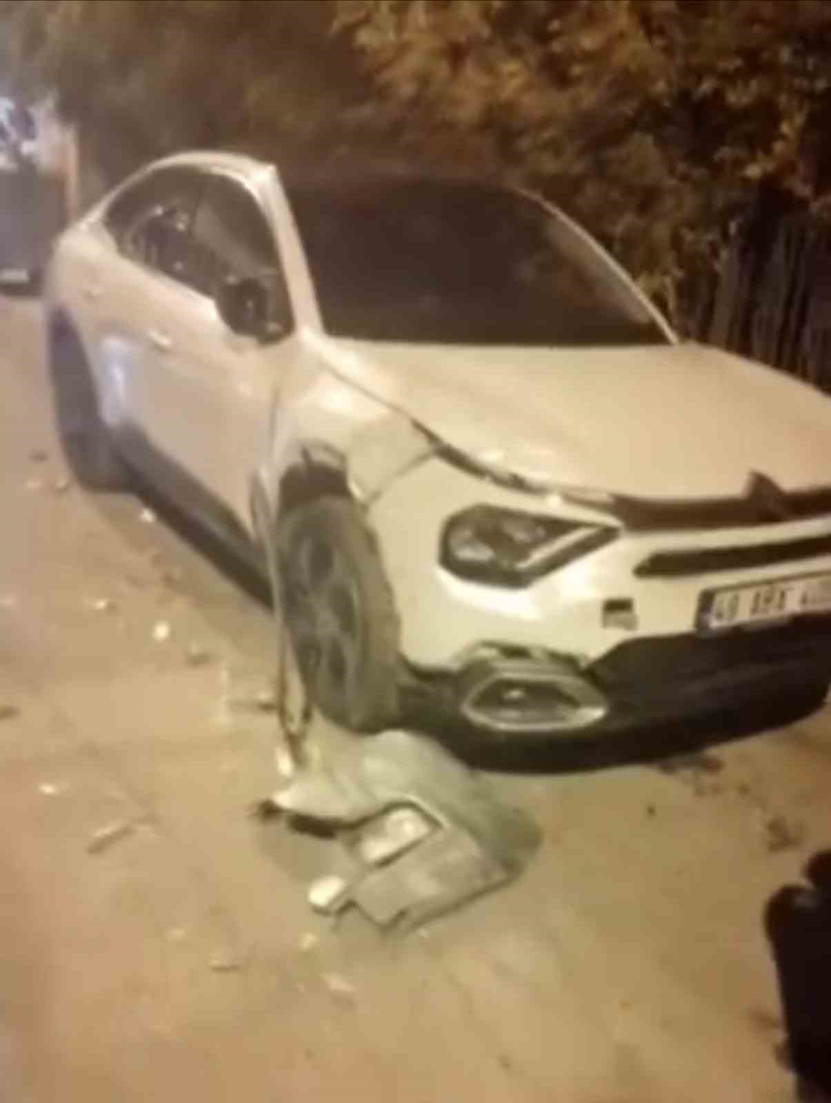 Muş’ta alkollü sürücü 5 araca çarparak kaçtı