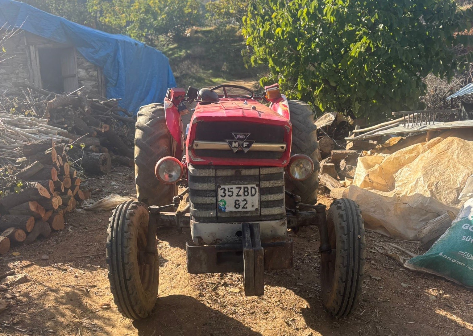 Traktör devrildi: 1 ölü