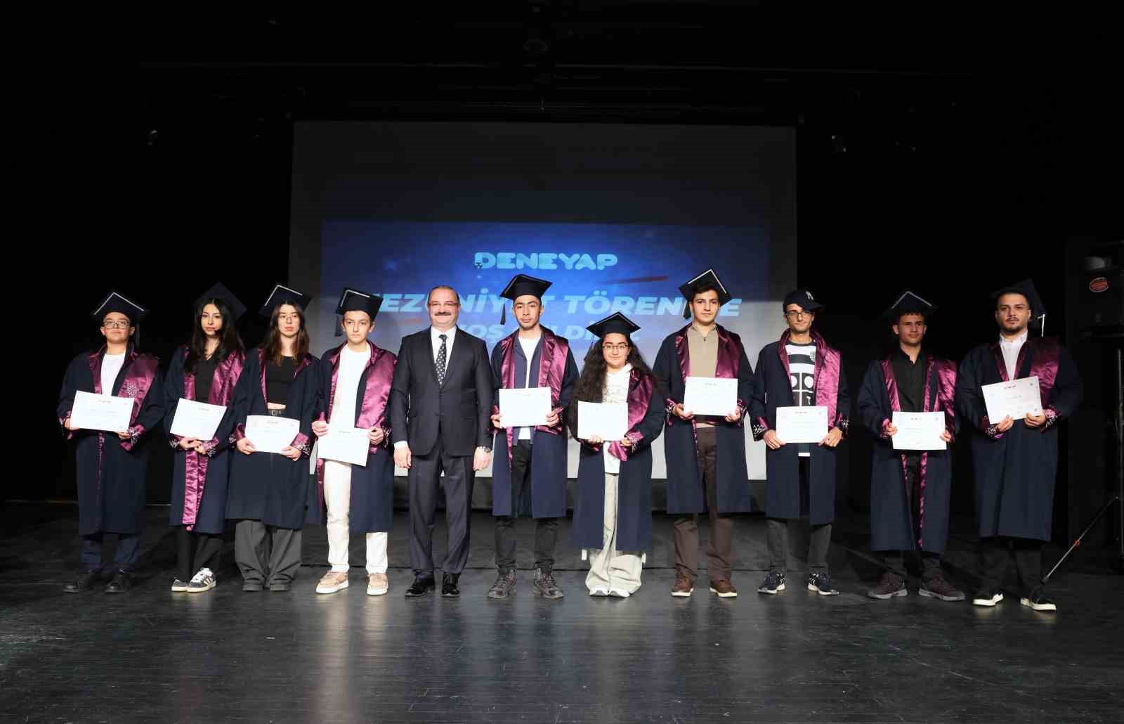 Geleceğin teknoloji yıldızları Deneyap Mezuniyet t&ouml;reninde buluştu
