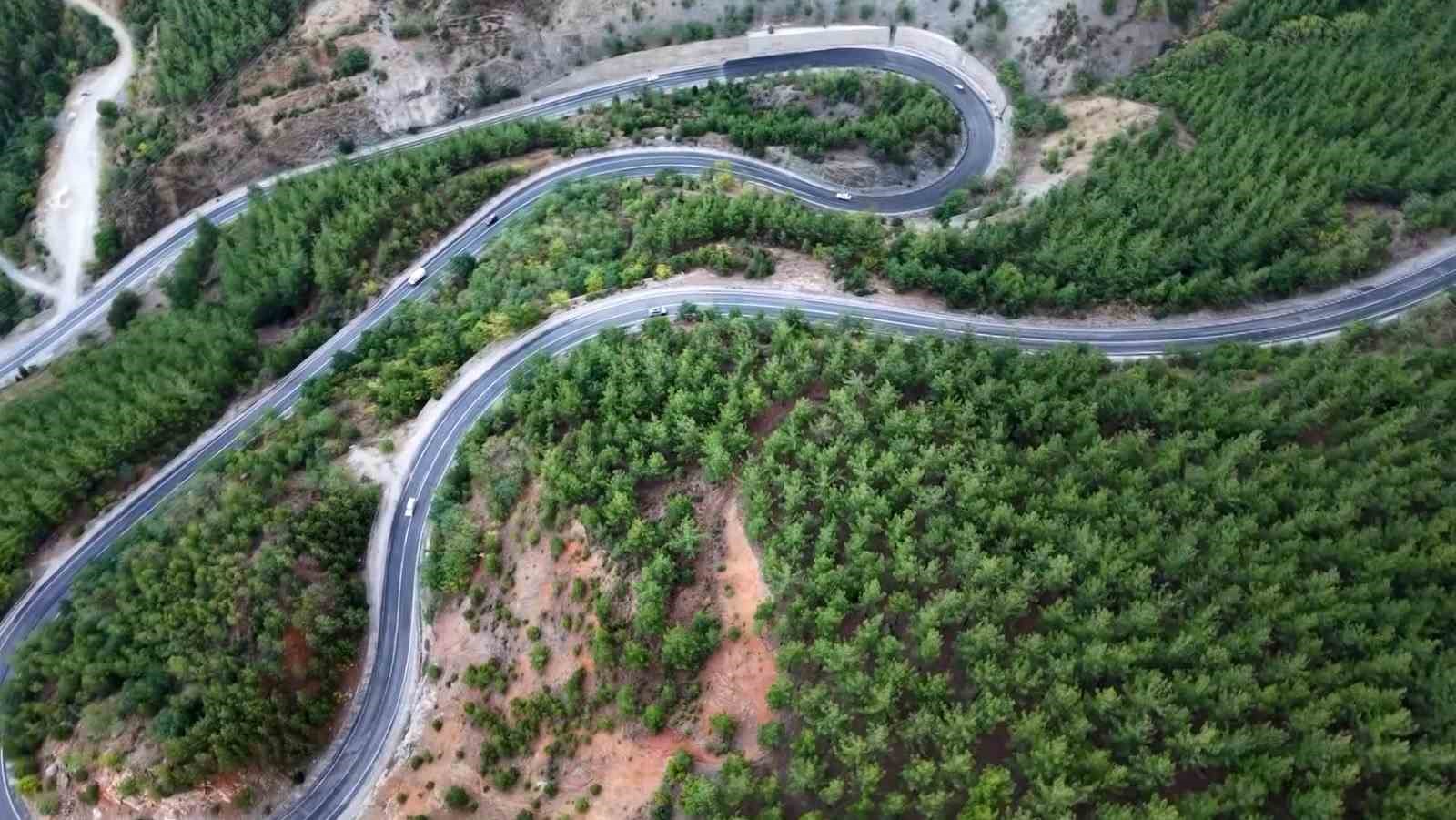 Adana’da ’Dokuzdolambaç Virajları’ manzarasıyla mest etti