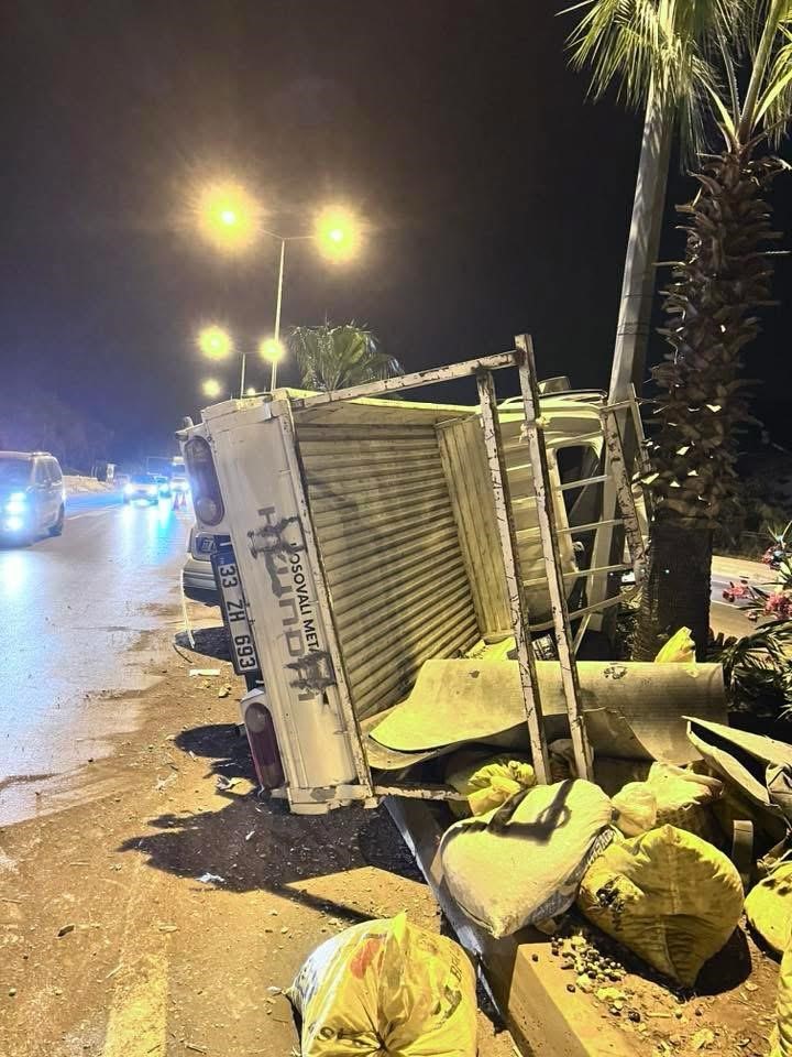 Kamyonet ile otomobil arpt: 4 yaral
