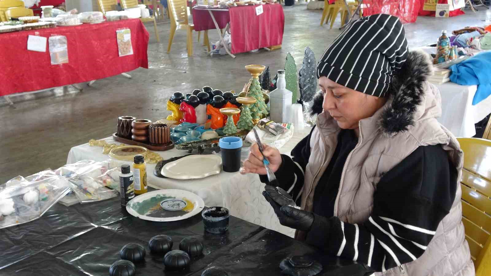 Bu çarşıda sadece kadınların el emekleri satılıyor
