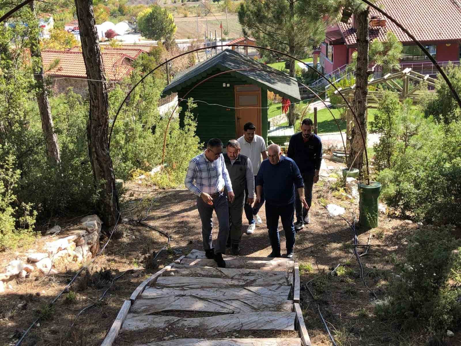 Denizli Orman B&ouml;lge M&uuml;d&uuml;r&uuml; Ahmet K&ouml;le, Başkan Arslan&rsquo;ı iadeyi ziyarette bulundu
