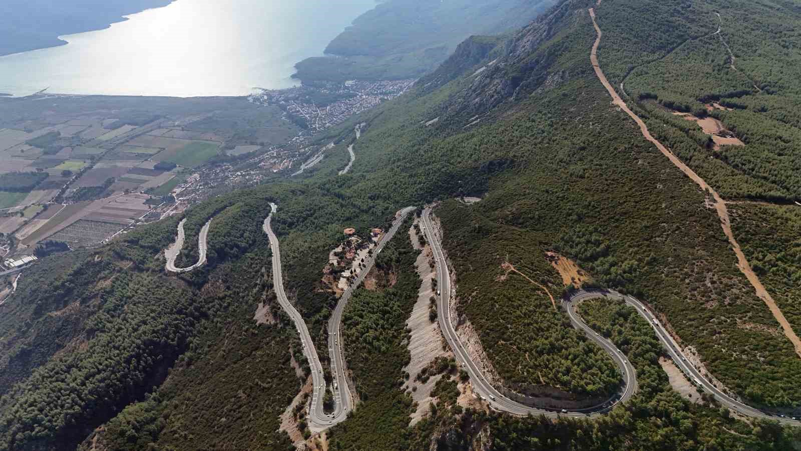 &Ouml;l&uuml;m rampası hem korkutuyor, hem de g&ouml;r&uuml;nt&uuml;s&uuml; ile mest ediyor
