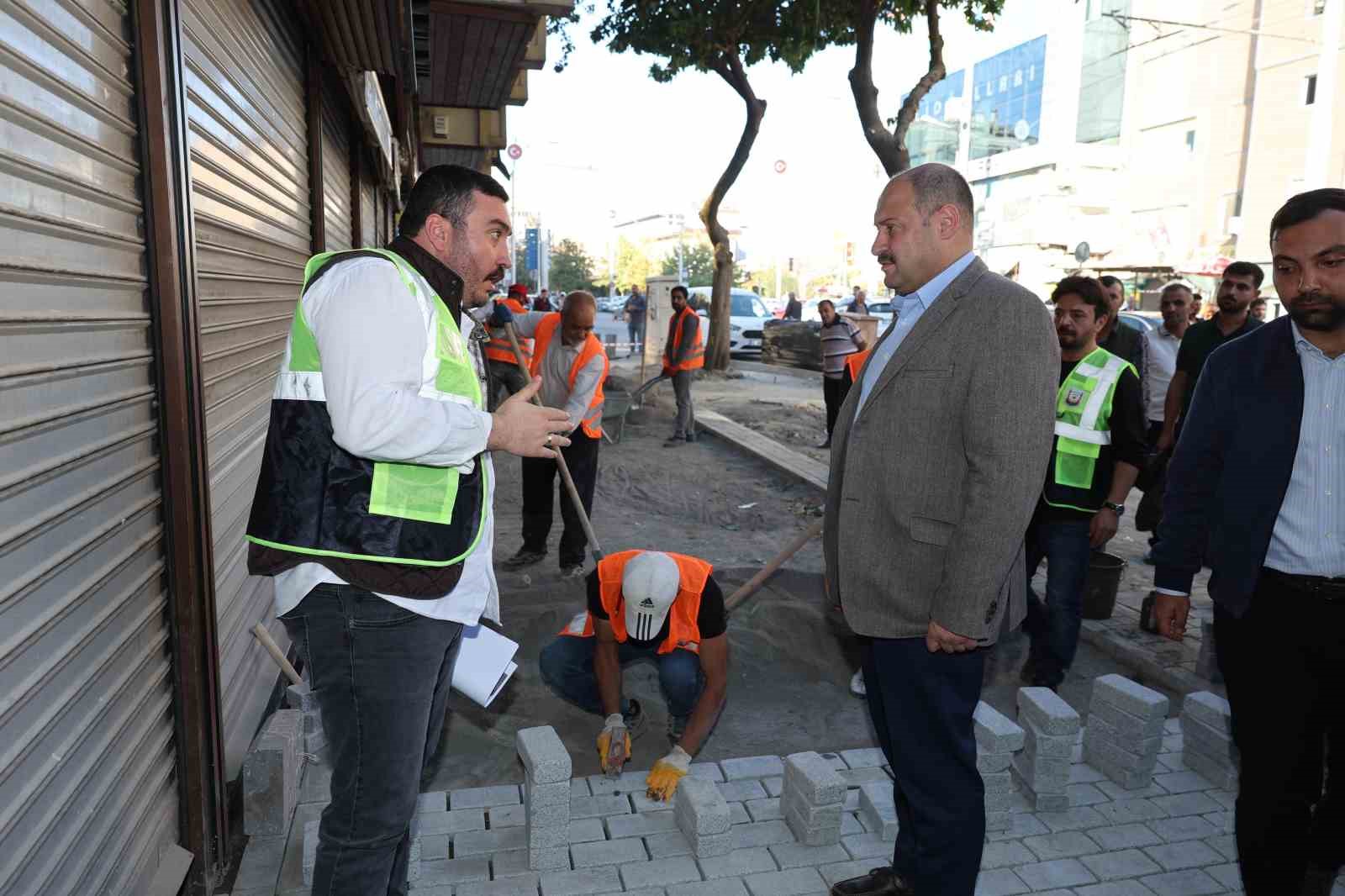 Gülpınar Divanyolu’ndaki çalışmaları yerinde inceledi
