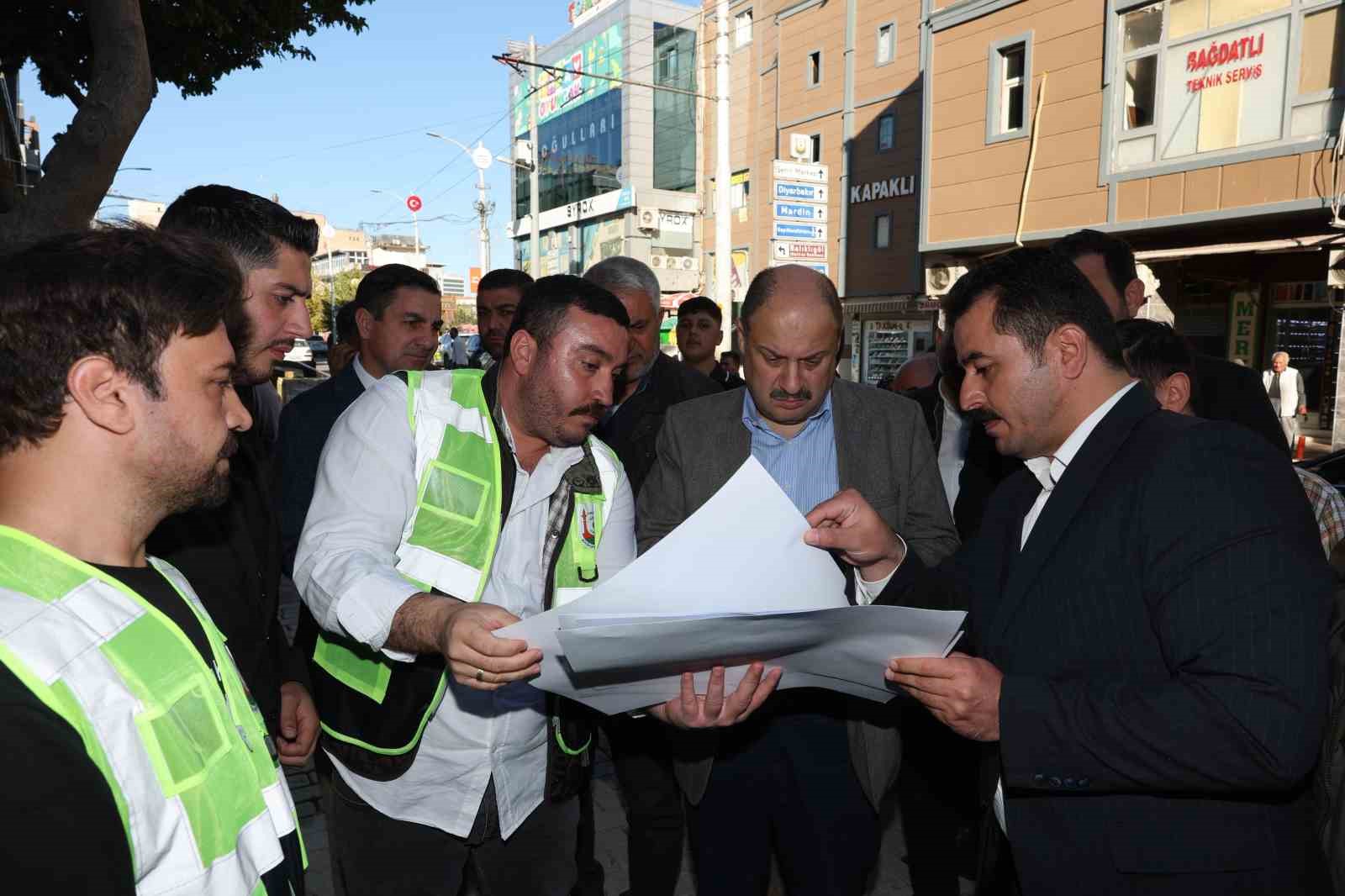 G&uuml;lpınar Divanyolu&rsquo;ndaki &ccedil;alışmaları yerinde inceledi
