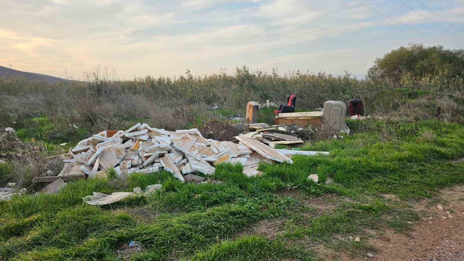 Bandırma&rsquo;da doğa yine &ccedil;&ouml;pl&uuml;k oldu
