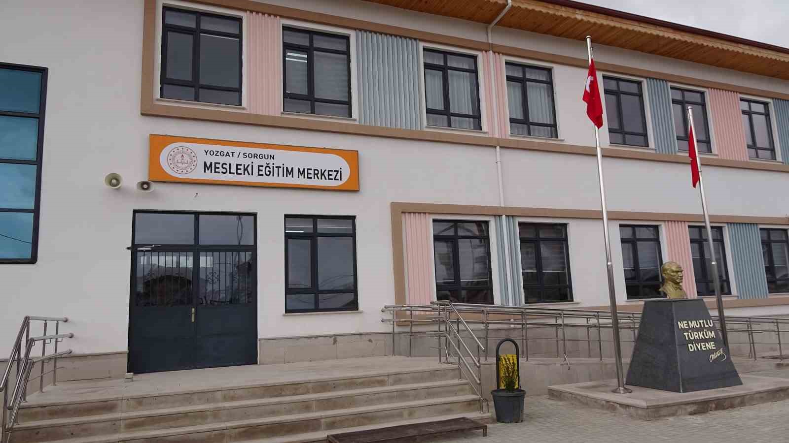 Sorgun Mesleki Eğitim Merkezi’nde ustalaşan öğrenciler istihdama katkı sağlıyor
