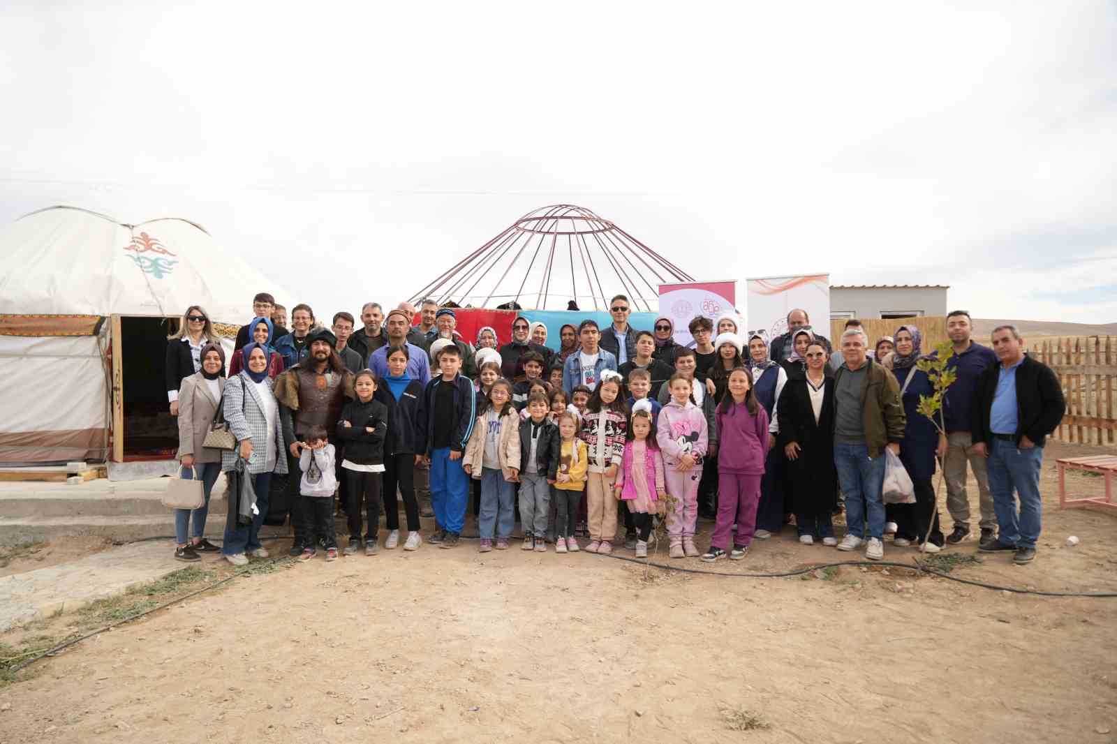 Altay köyünde "Ailem Okulum" projesiyle Kazak kültürü tanıtıldı