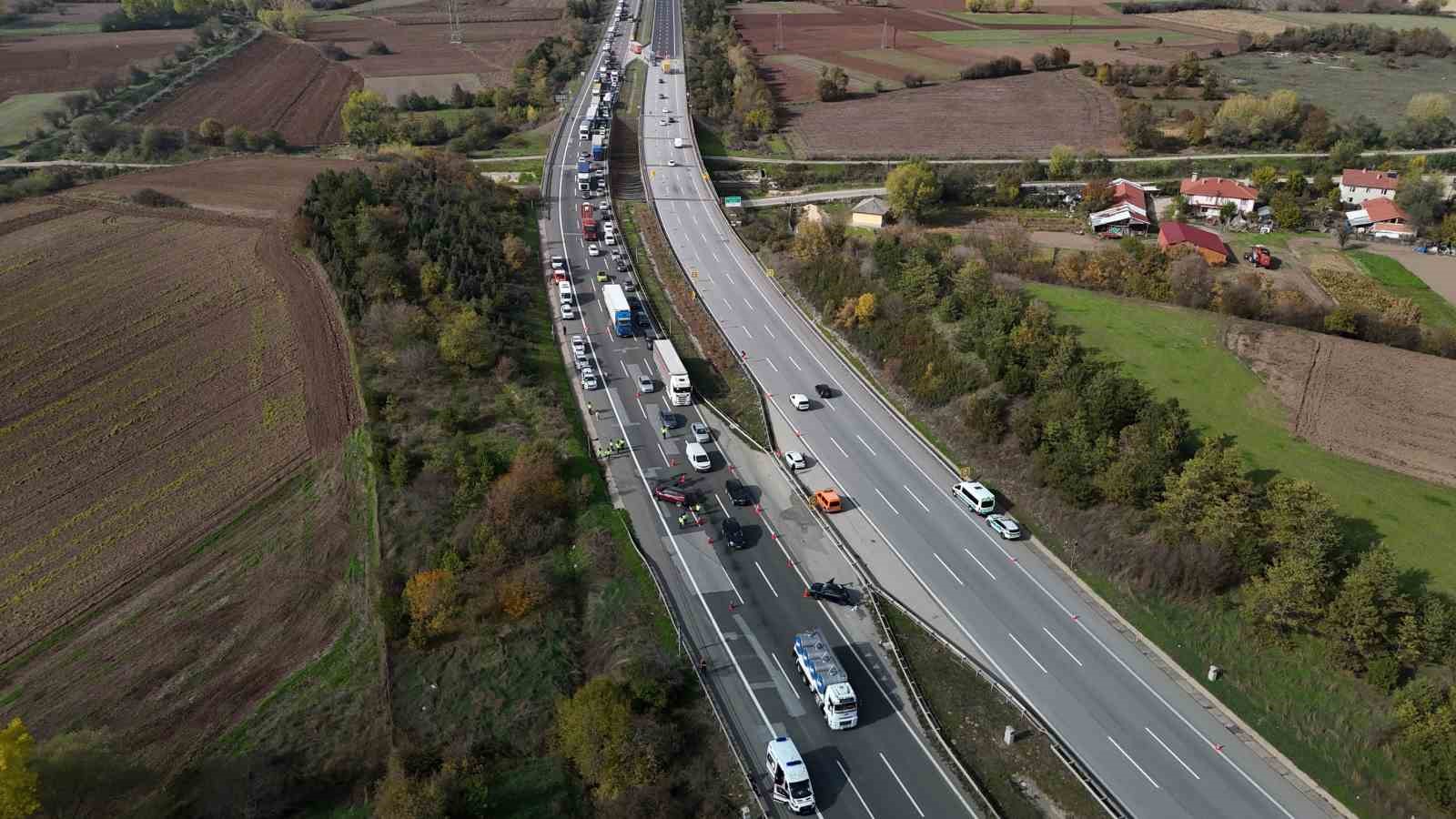 TEM’in Bolu geçişinde feci kaza: 1 ölü, 4 yaralı
