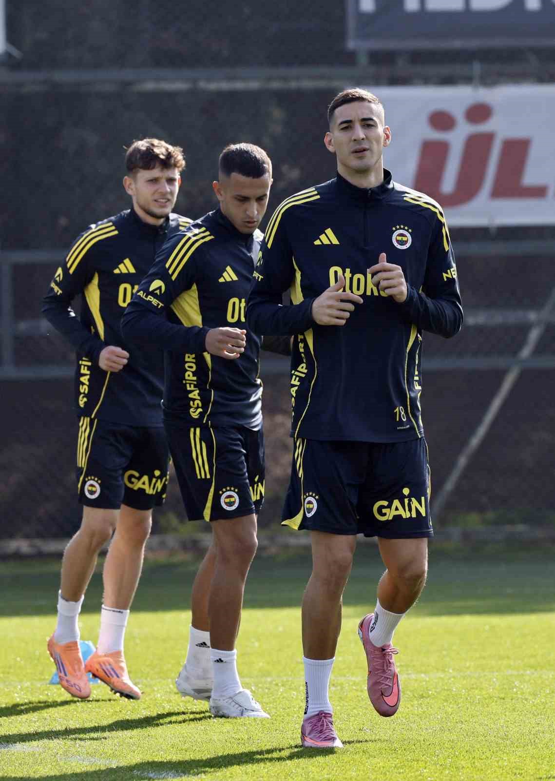 Fenerbahçe’de Viktoria Plzen maçı hazırlıkları başladı
