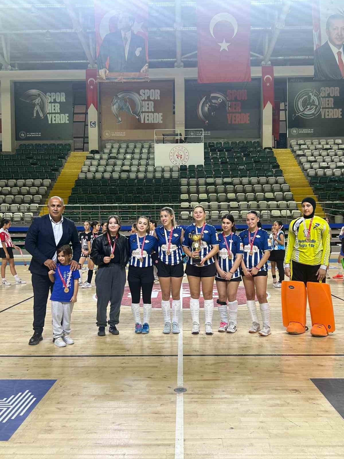 Muğla Hokey Cumhuriyet Kupası&rsquo;nda şampiyonlar belli oldu
