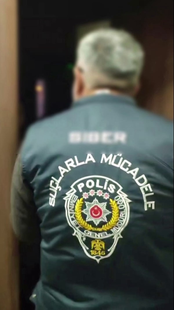 Sakarya merkezli 36 ilde &rsquo;&Ccedil;evrimi&ccedil;i &Ccedil;ocuk M&uuml;stehcenliği&rsquo; operasyonu: 86 g&ouml;zaltı
