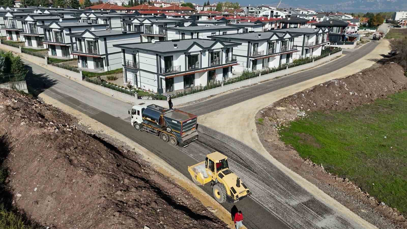 Atakent Mahallesi&rsquo;ndeki 4 sokak asfaltlandı
